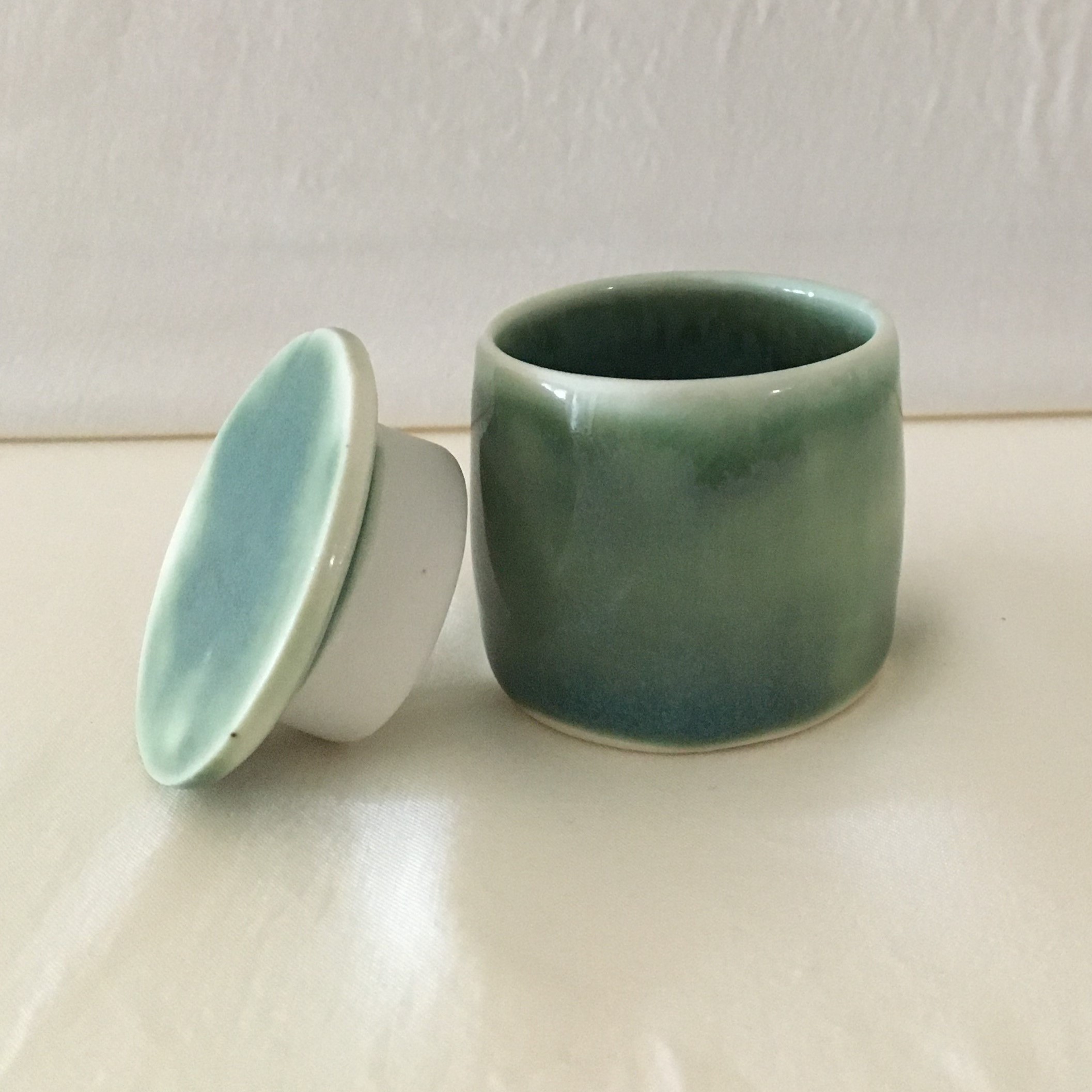 Boite à thé nommée "Tanjun" en porcelaine