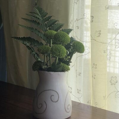 vase porcelaine et terre incrustée . Produit fait main précieux